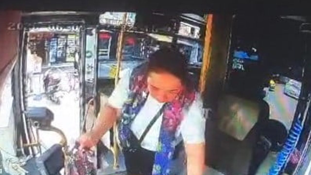 Adana Seyhan Kuruköprü'de Otobüs Şoförünün Parası Çalındı