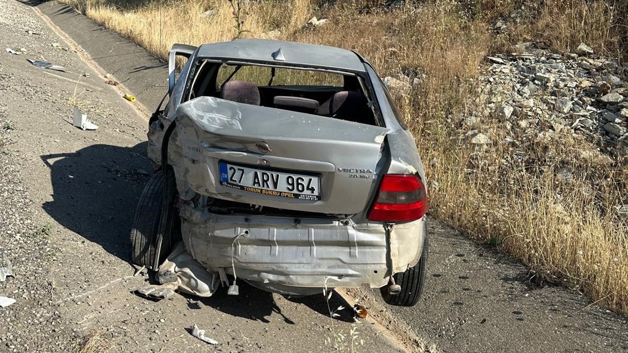 Adıyaman'da çekici ile otomobil çarpıştı: 2 kişi yaralandı