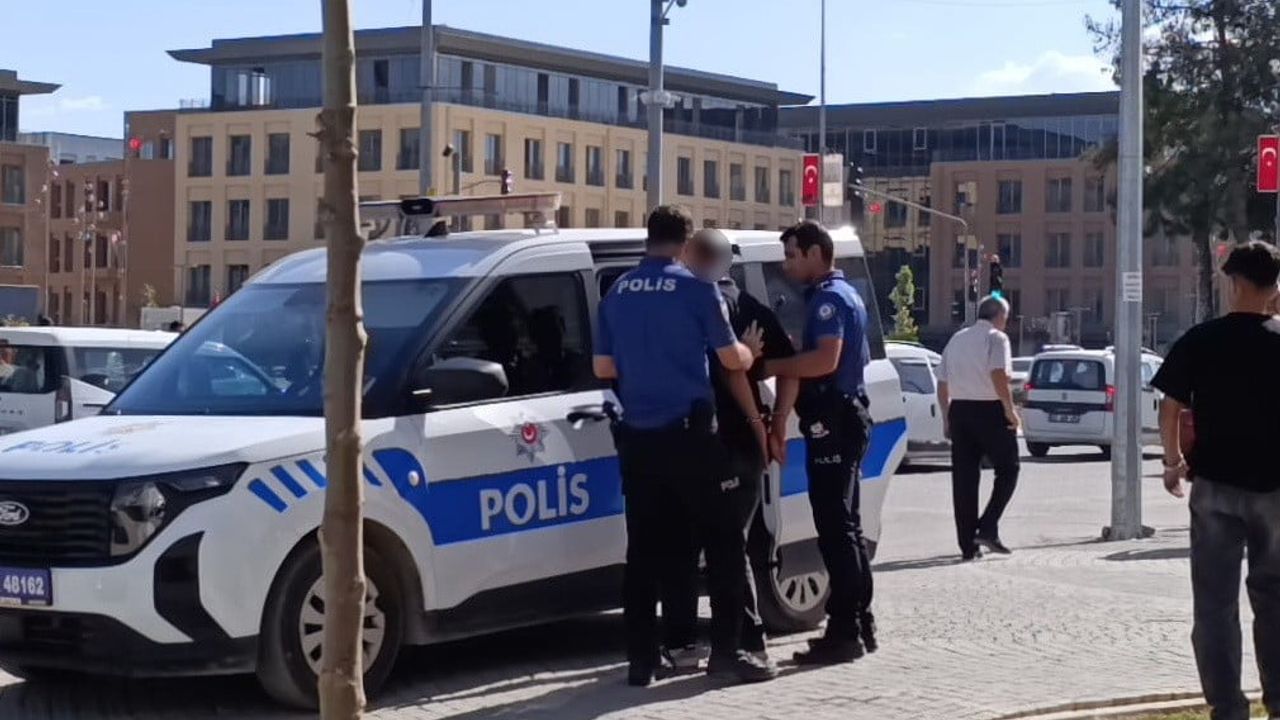 Adıyaman'da dur ikazına uymayan motosiklet sürücüsü kovalamaca sonucu yakalandı; 250 bin TL ceza kesildi