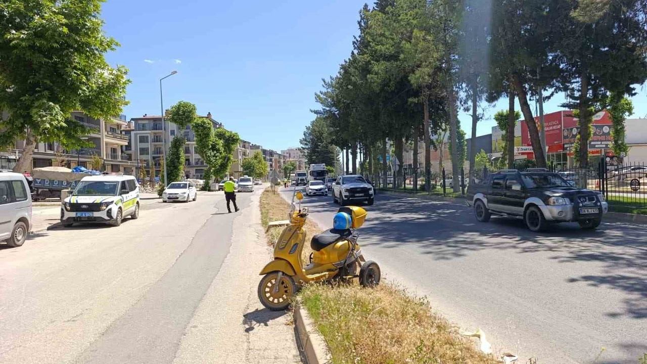 Adıyaman'da elektrikli motosikletin devrilmesi sonucu sürücü yaralandı
