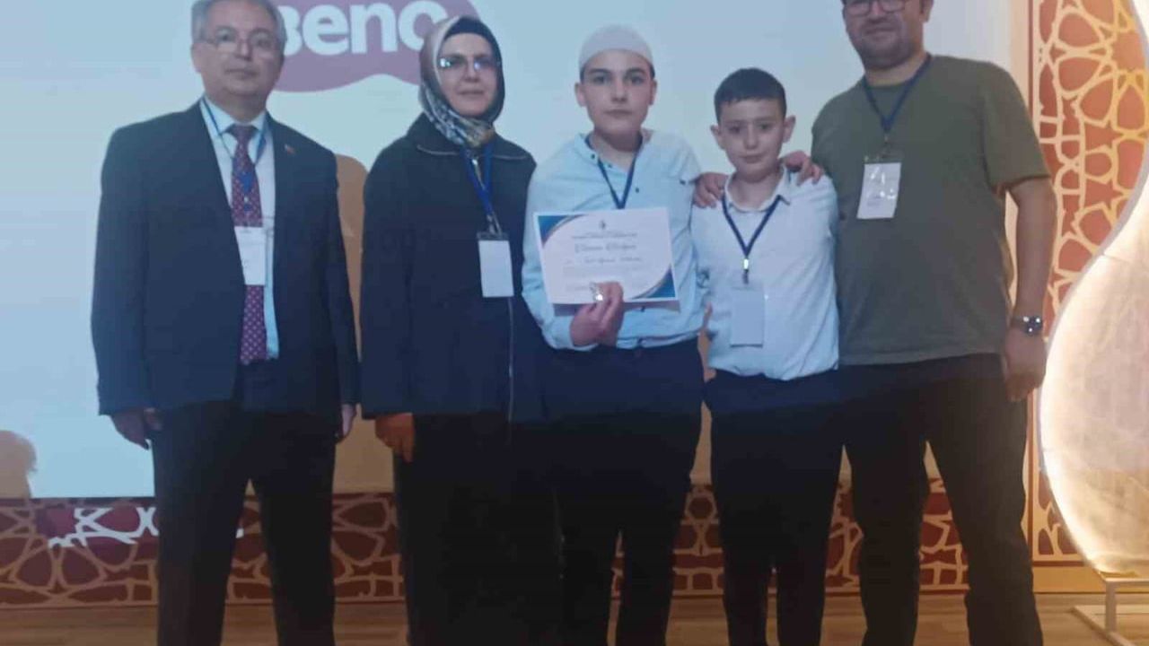 Afyon Lisesi'nden Sami Yusuf Atalık, Bölge Birincisi Olarak Türkiye Finaline Yükseldi