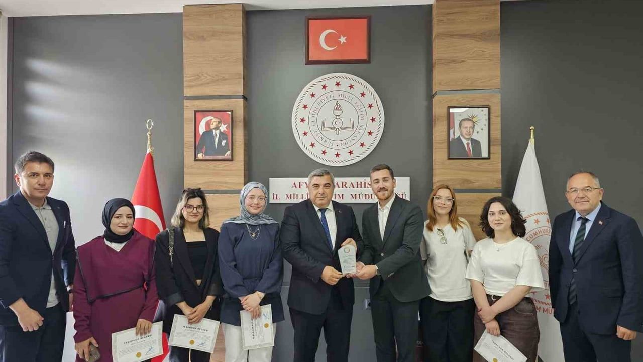 Afyonkarahisar'da uyuşturucu ile mücadele: 'Akran Gücüyle Temiz Gelecek' projesi tamamlandı