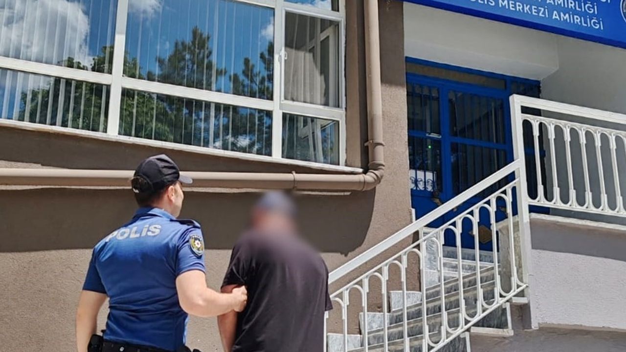 Afyonkarahisar Sinanpaşa’da hakkında kesinleşmiş hapis cezası bulunan kişi yakalandı