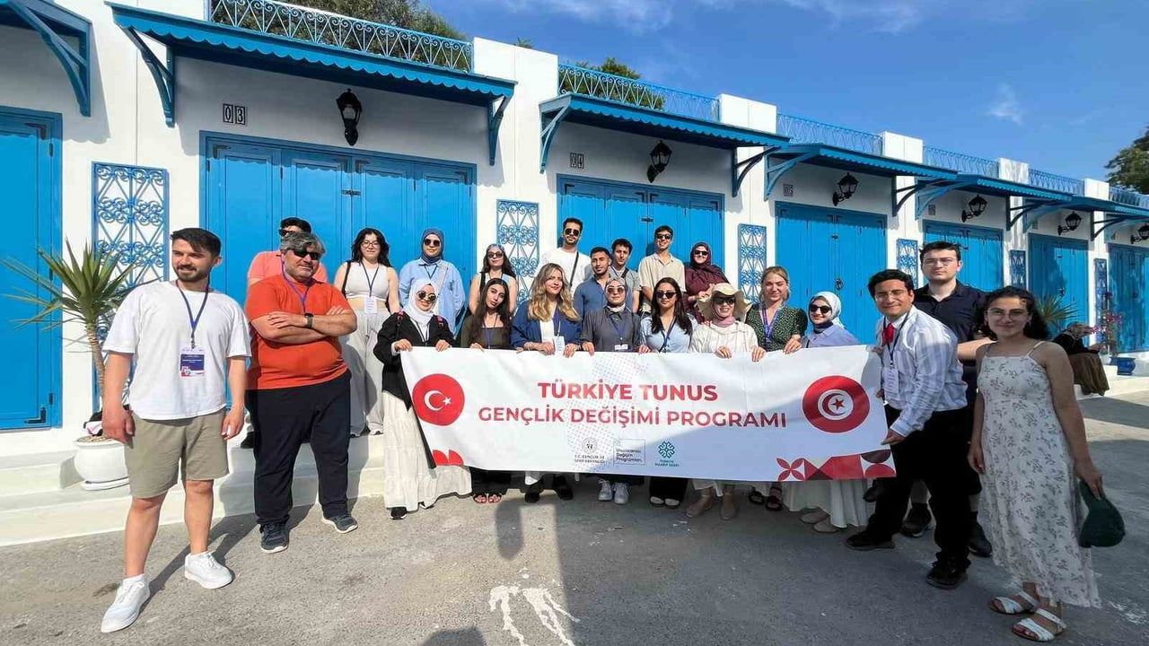 Afyonkarahisarlı 3 genç, Türkiye-Tunus Uluslararası Gençlik Değişimi Programı kapsamında Tunus'u ziyaret etti