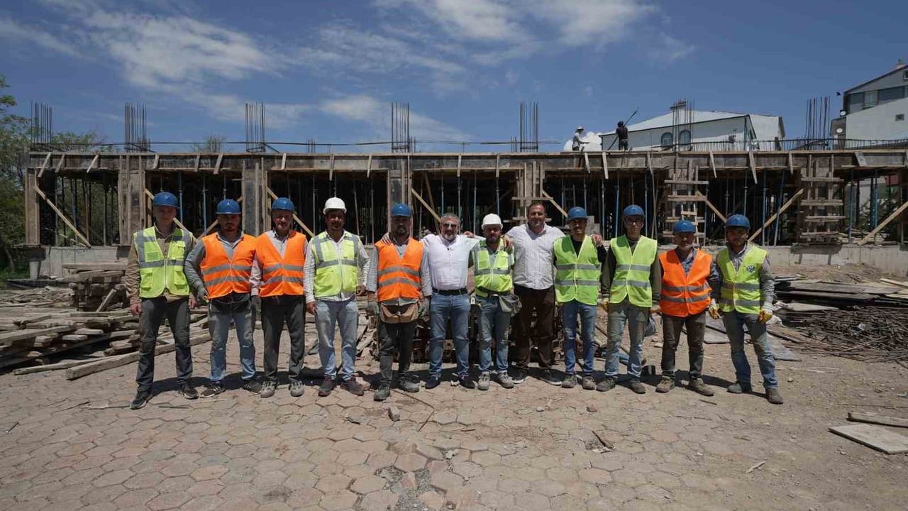 Ağrı'da 14 kütüphane açıldı, yeni ilköğretim okulunun temeli atıldı