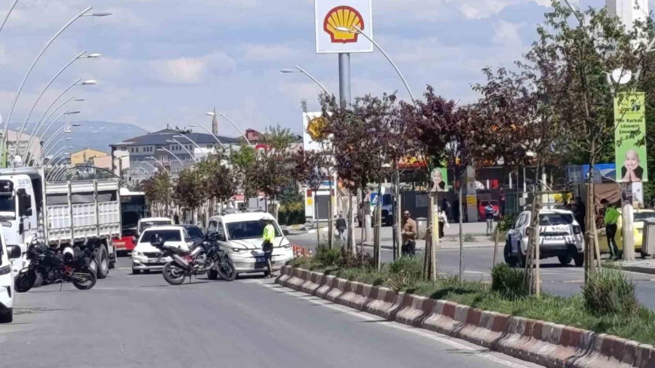 Ağrı'da adliye ek hizmet binası yakınında şüpheli çanta kontrollü şekilde patlatıldı
