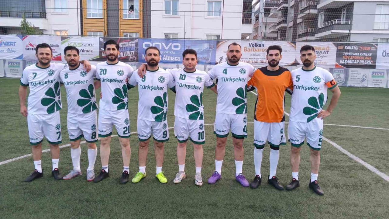 Ağrı kurumlar arası turnuvasında şampiyon Türk Şeker Spor