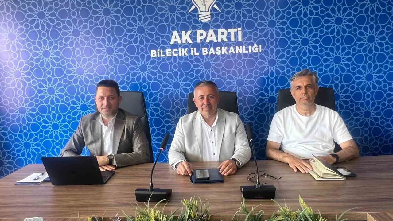 AK Parti Bilecik’te Teşkilat Toplantısı: Yol Haritası Masaya Konuldu