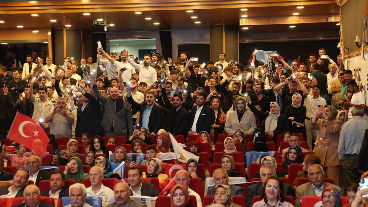 AK Parti genişletilmiş il danışma meclisi Erzurum'da yoğun katılımla gerçekleştirildi