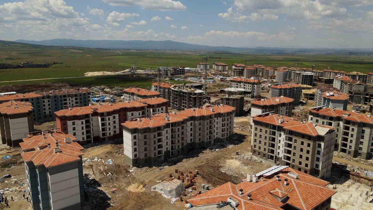 AK Parti heyeti Kocakır TOKİ şantiyesini inceledi: 1.796 konut ve tam donanımlı yaşam alanı planlanıyor