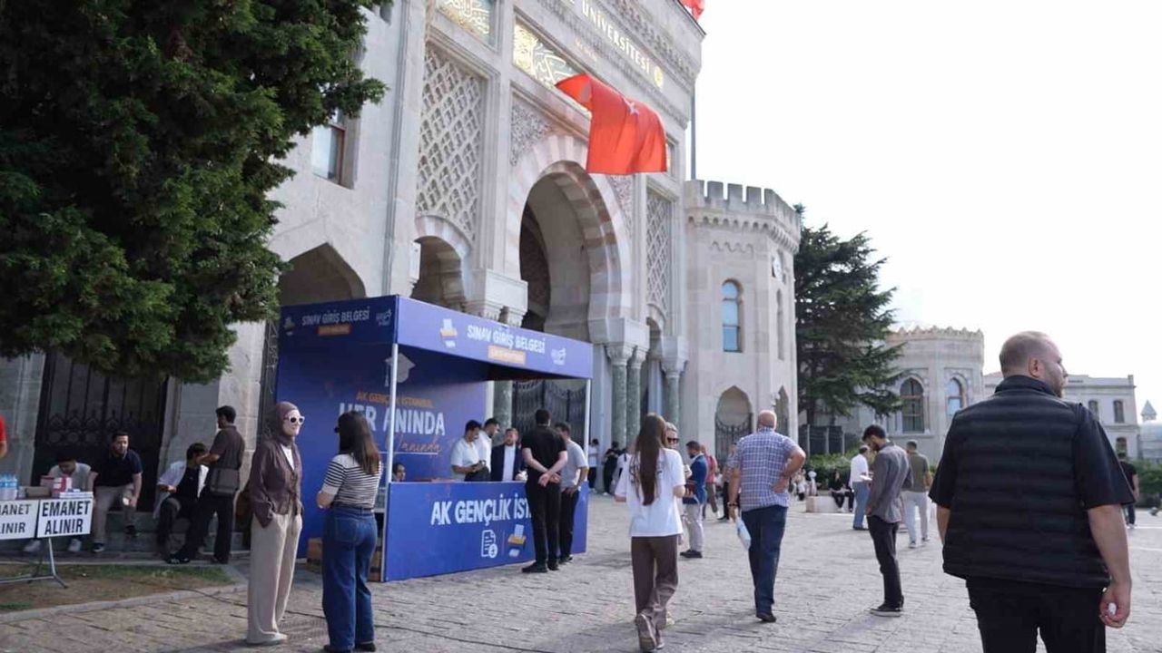 AK Parti İstanbul İl Gençlik Kolları 39 ilçede sınav giriş belgesi çıktı noktası kurdu