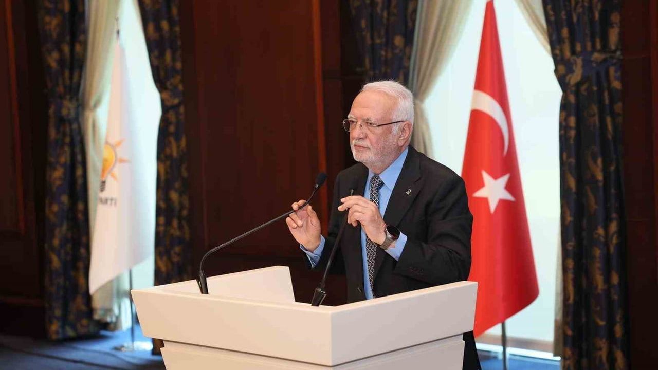 AK Parti kadın kolları'ndan anlamlı babalar günü programı: şehit babaları ve gaziler ağırlandı