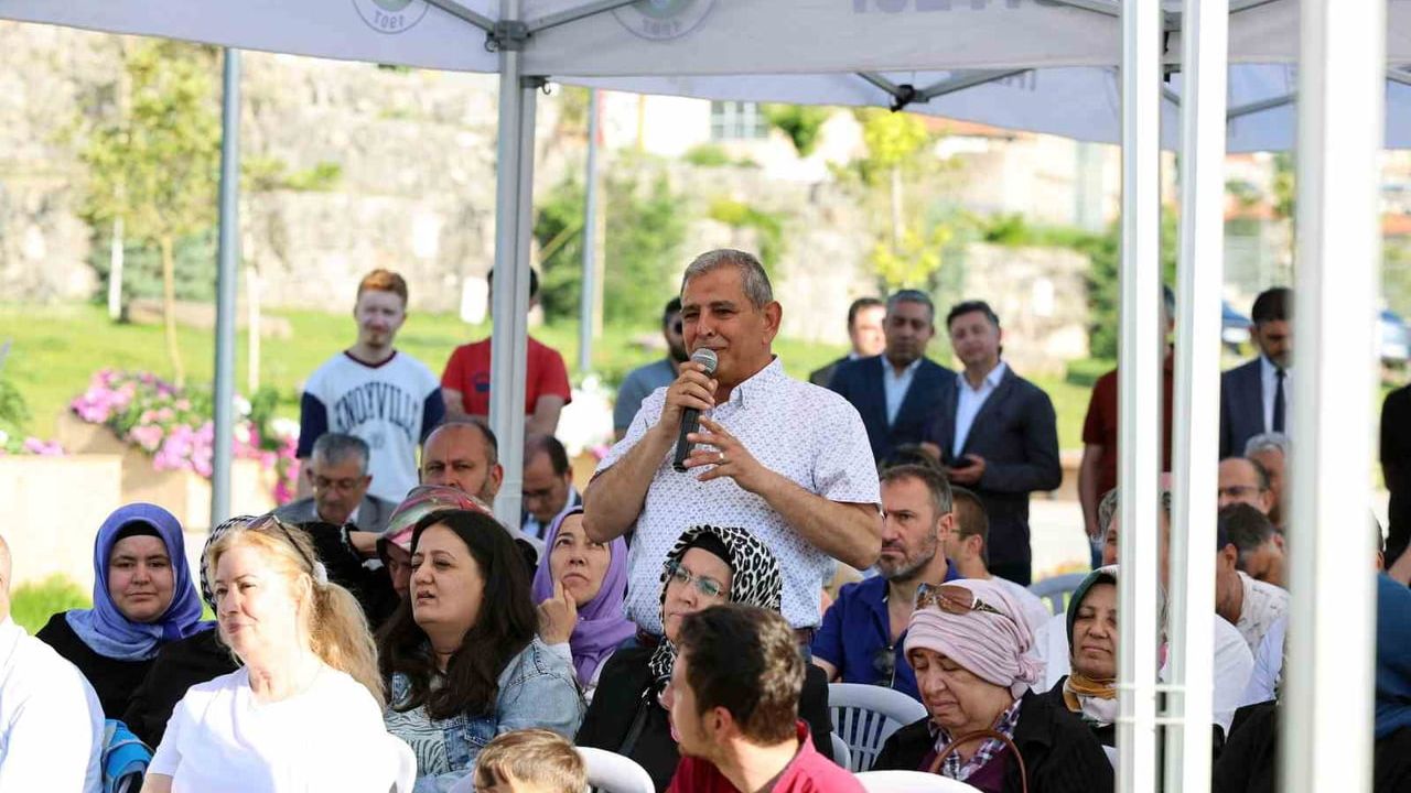 AK Parti’nin 'Vatandaş Soruyor, Başkan Cevaplıyor' programı Talas’ta başladı: Başkanlar doğrudan halka kulak verdi