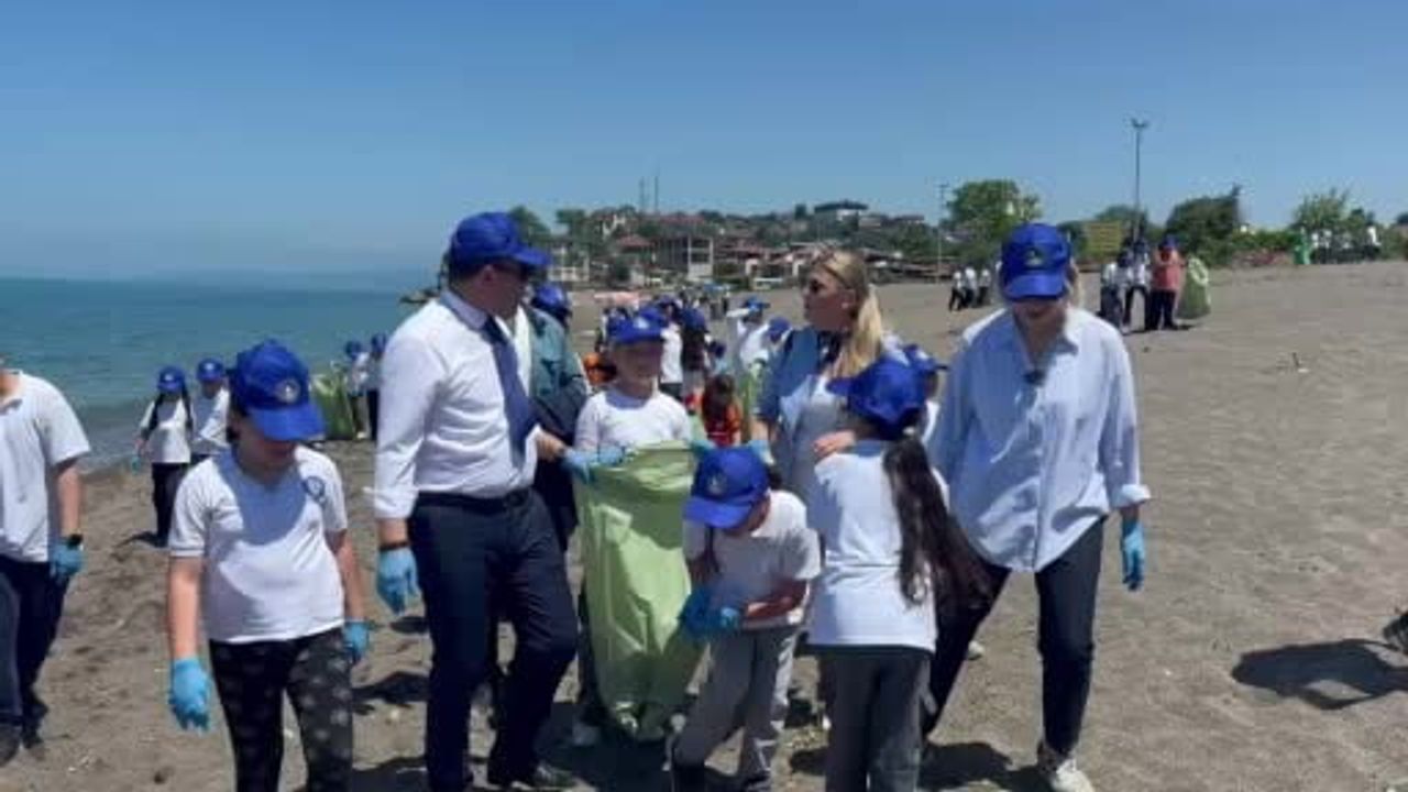 Akçakoca’da 'Temiz Deniz, Temiz Sahil' çalışması — sahil ve deniz dibi temizliği