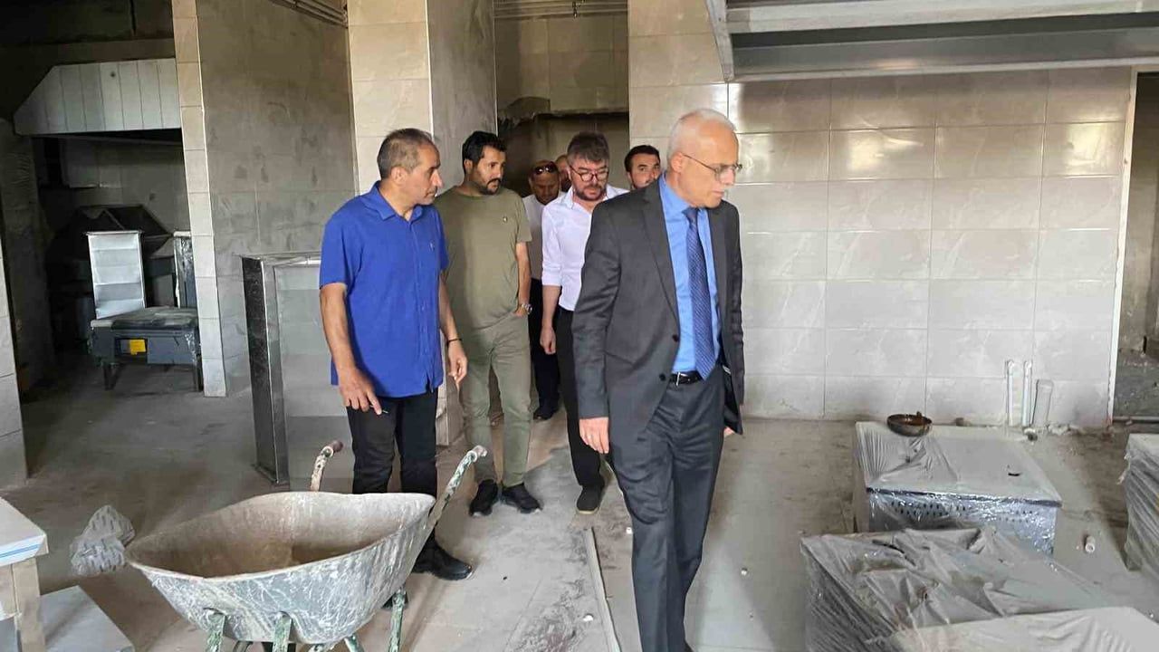 Akçakoca’daki öğrenci yurdu inşaatında son durum: İl Müdürü Zekeriya Arslantürk inceleme yaptı