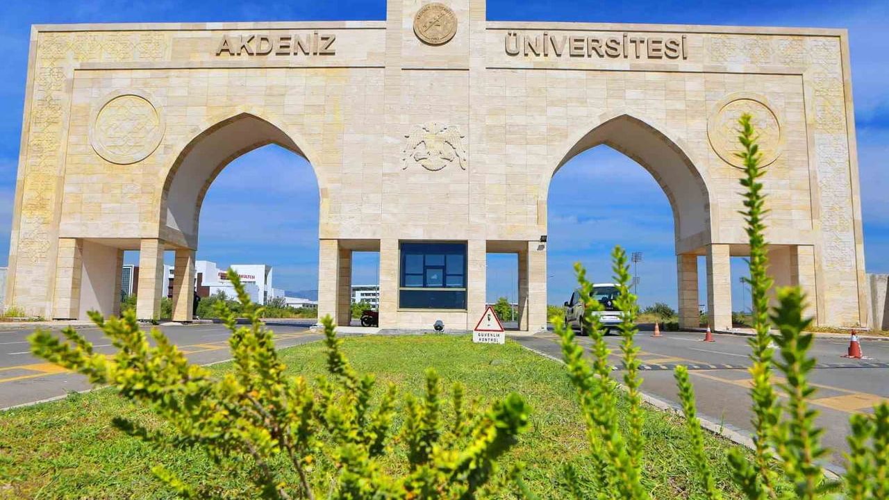 Akdeniz Üniversitesi URAP sıralamasında 40 basamak yükseldi