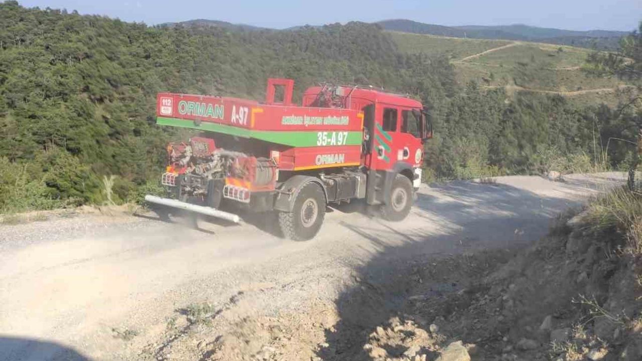 Akhisar'da orman yangını hava ve kara ekiplerince yerleşimlere sıçramadan kontrol altına alındı
