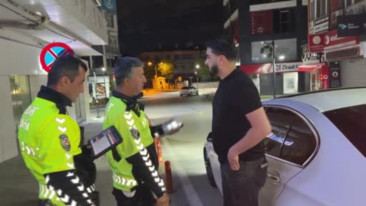 Aksaray'da alkolmetreyi reddeden sürücüye 352 bin 719 lira ceza, ehliyete 5 yıl el konuldu