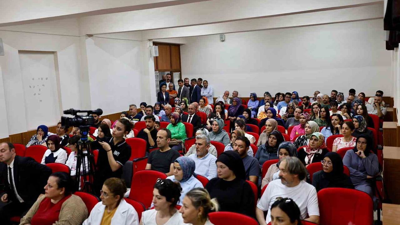 Aksaray’da velilere yönelik narkotik farkındalık eğitimi: 'Madde mi, Mana mı, Yoksa Bağımlılık mı?' projesi
