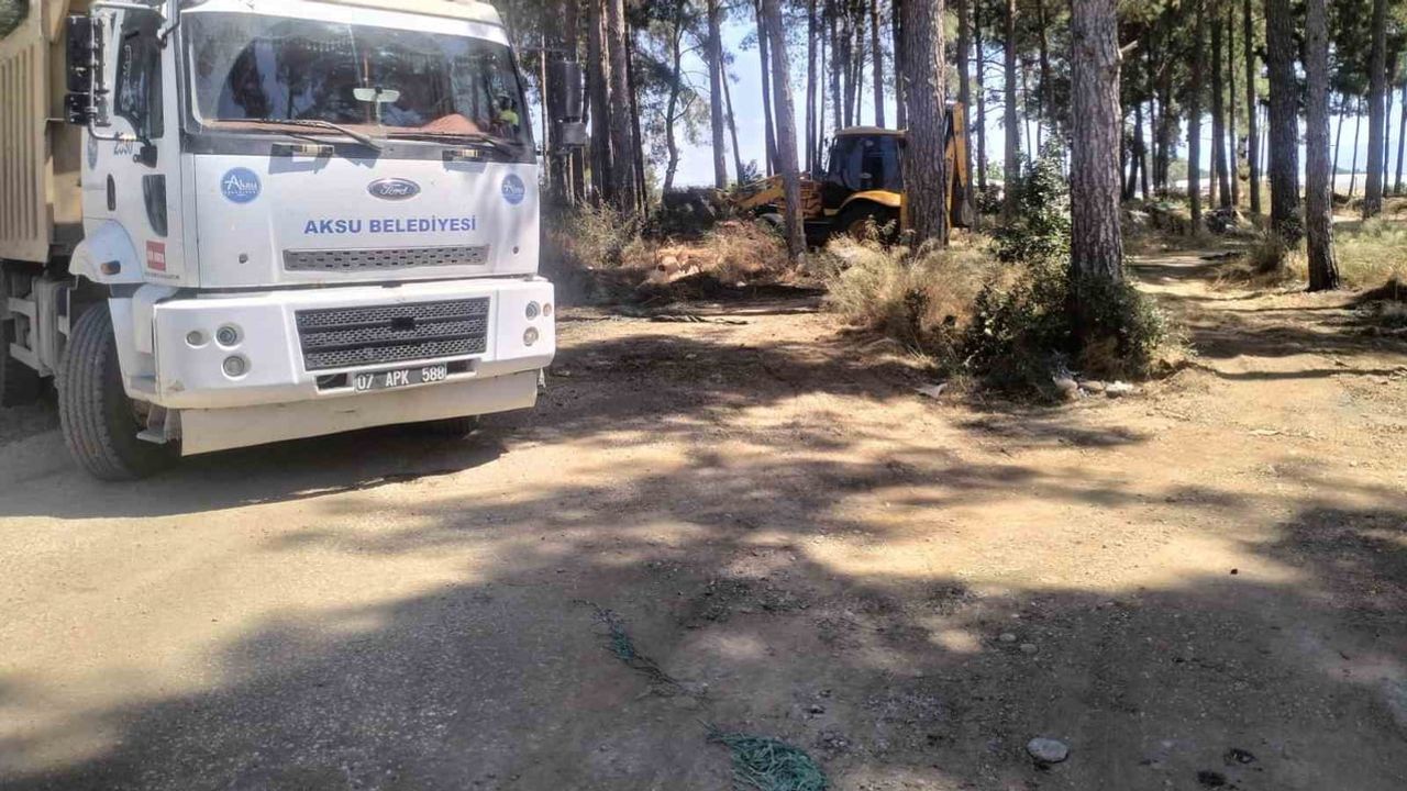 Aksu Belediyesi yangın riskine karşı sahada