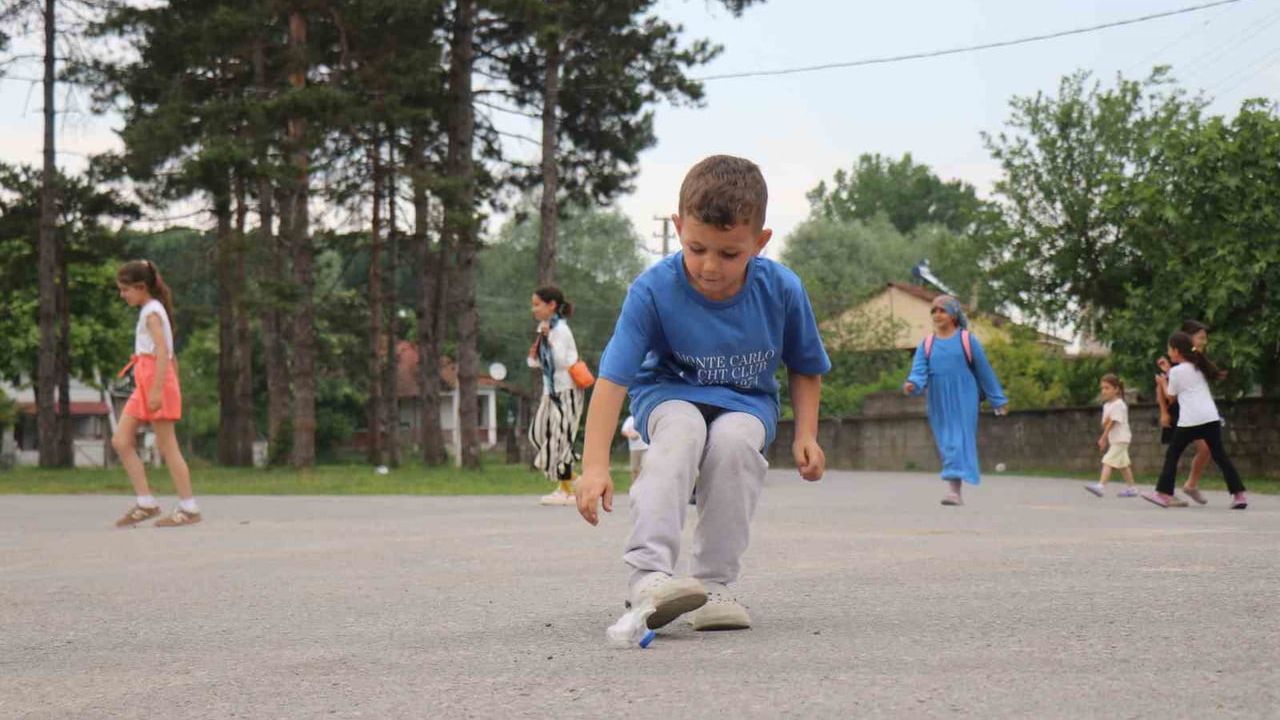 Akyazı Uzunçınar'da sıfır atık seferberliği: 7’den 70’e ayrıştırılmış çöp uygulaması yaygınlaşıyor