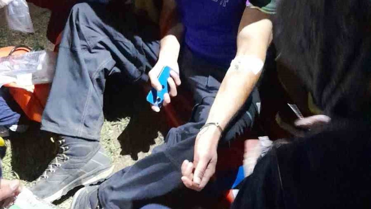 Aladağlar'da rahatsızlanan dağcı Demirkazık'tan indirildi ve hastaneye götürüldü