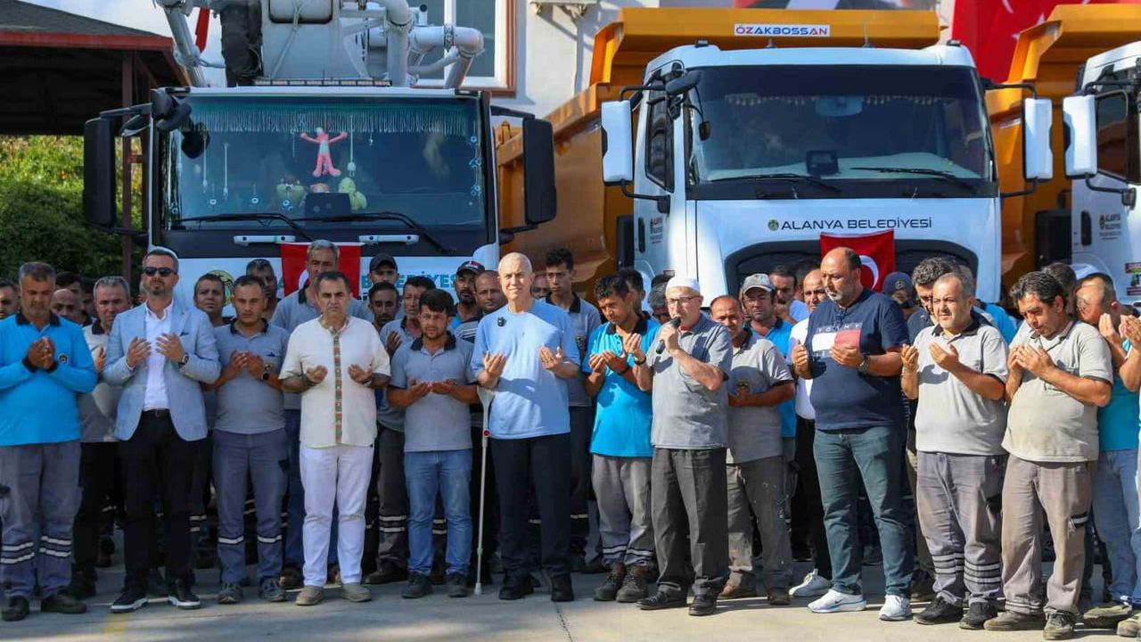 Alanya Belediyesi, Fen İşleri Araç Filosunu Kepçe, Kamyon ve Beton Pompasıyla Güçlendirdi