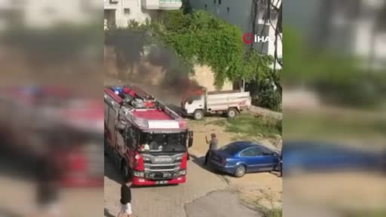 Alanya'da park halindeki kamyonette çıkan yangın söndürüldü