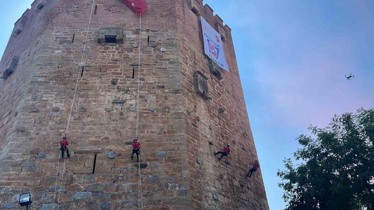 Alanya Kızılkule'de JAK ekiplerinin 187. kuruluş yıl dönümü gösterisi