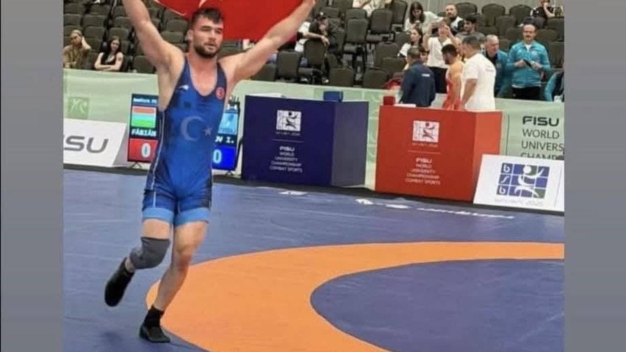 Alaplı'lı Alperen Atar 86 kg'de dünya şampiyonu