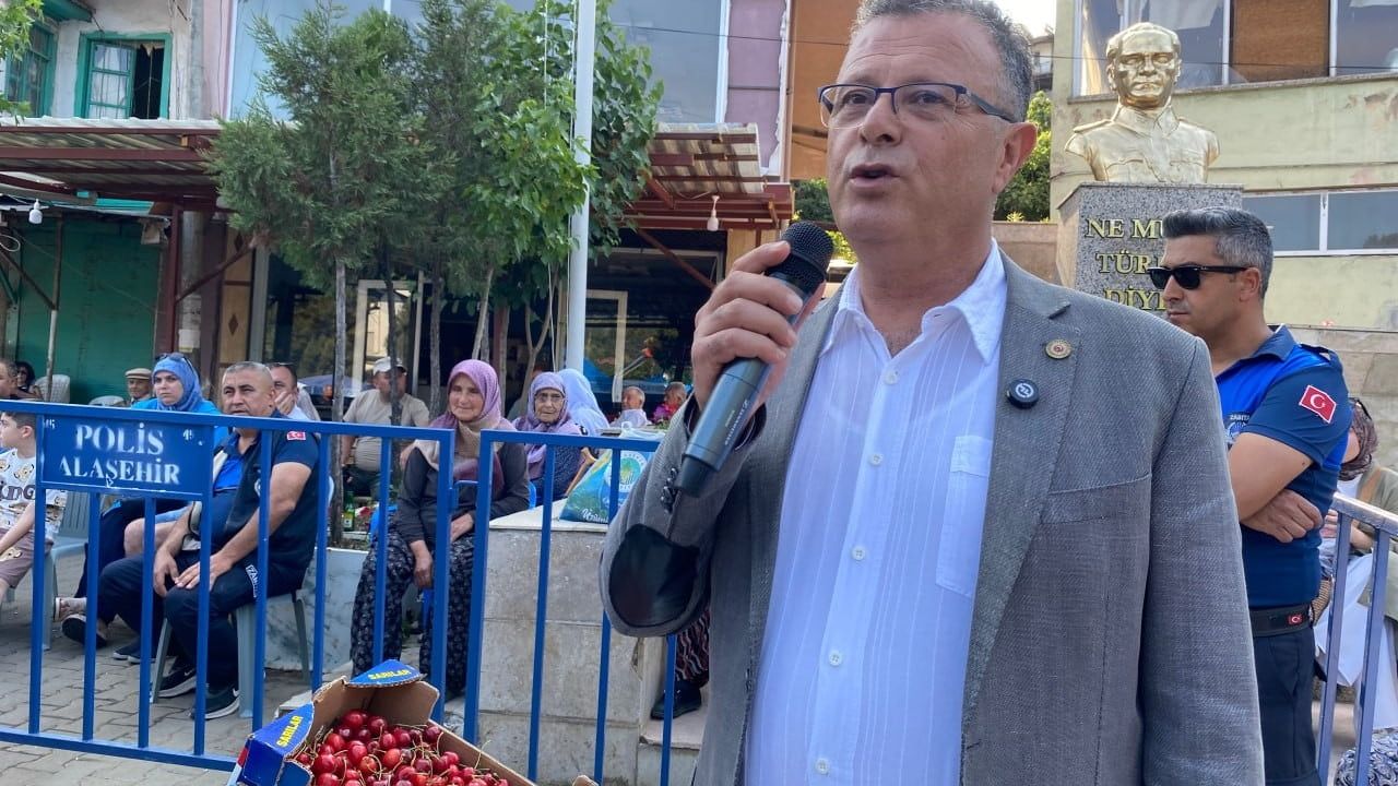 Alaşehir Uluderbent Kiraz Festivali'nde 'En Güzel Kiraz' Yarışmasını Barış Demir Kazandı