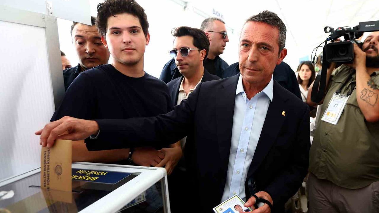 Ali Koç: Fenerbahçe’nin yeni lideri etrafında camianın birleşmesini diliyorum