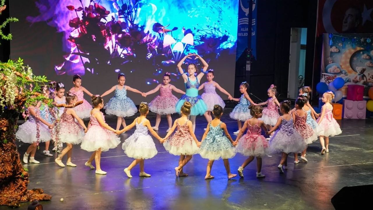 Aliağa'da ASEV'in 'Dans Gecesi' izleyicilere festival havası yaşattı
