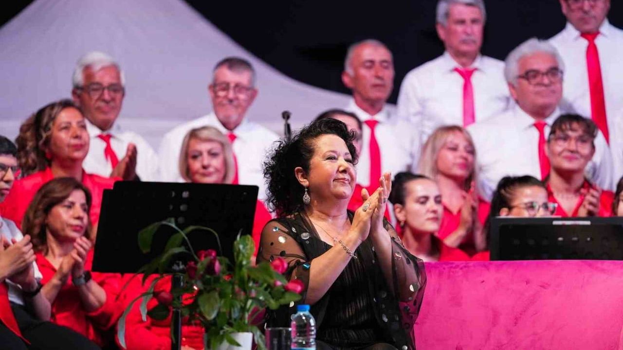 Aliağa'da ASEV Türk Halk Müziği Korosu Emel Taşçıoğlu'nu ağırladı — 'Ustalarla Muhabbet' konseri
