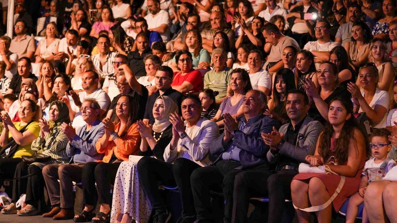 Aliağa'da ASEV yıl sonu etkinlikleri görkemli finalle sona erdi