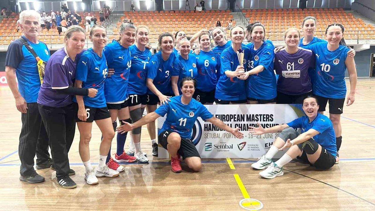 Aliağa veteran hentbol takımı Avrupa dördüncüsü oldu