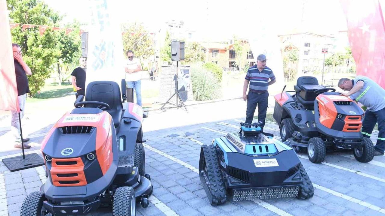 Altıeylül Belediyesi araç ve ekipman parkını güçlendirdi: Yeşil alan bakımında hız ve güvenlik artışı