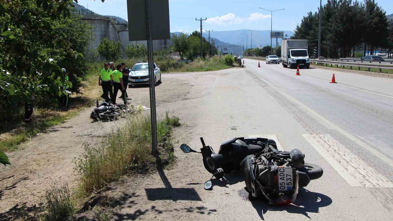 Amasya Boğazköy'de iki motosiklet çarpıştı: 2 sürücü yaralandı
