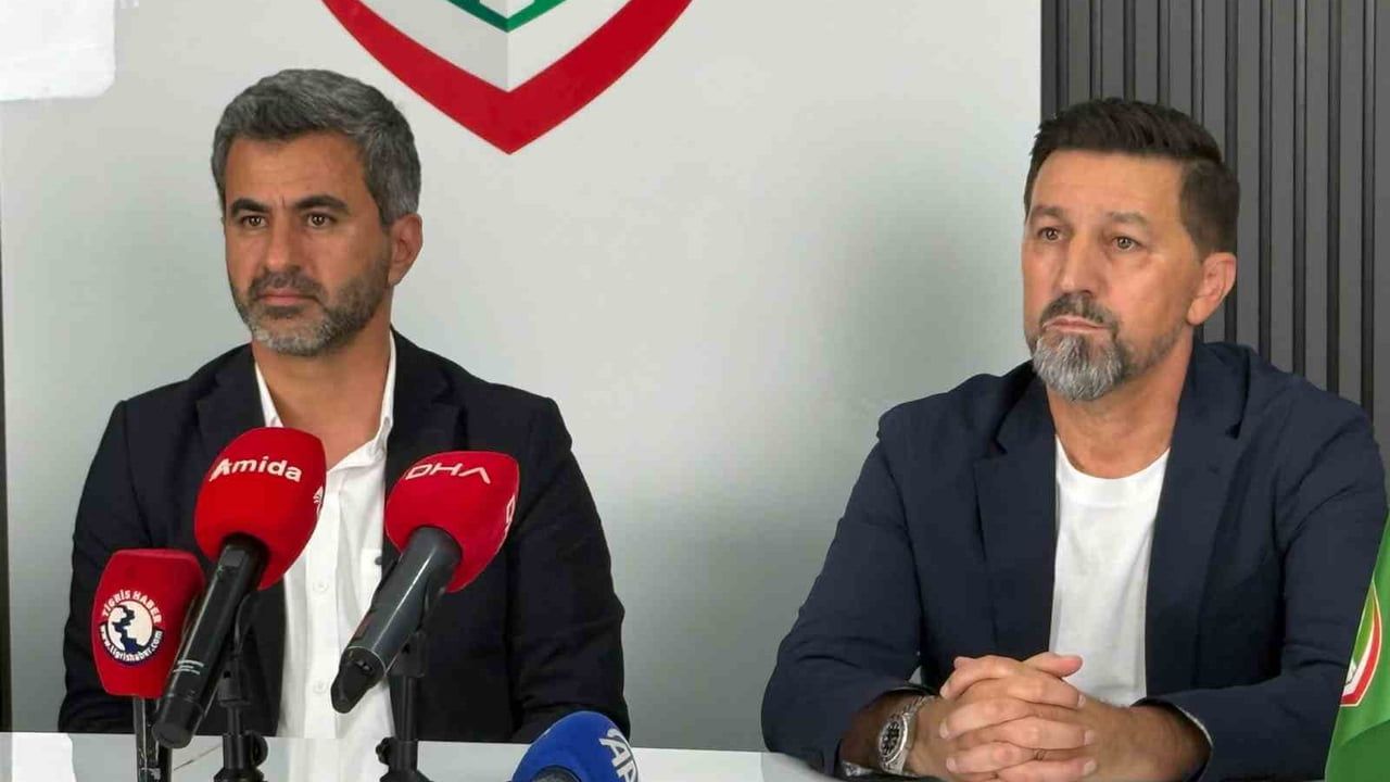 Amed Sportif Faaliyetler, Besnik Hasi ile anlaştı