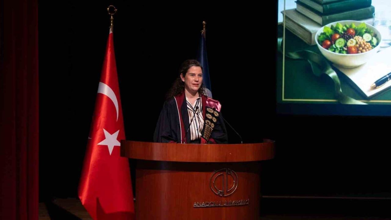 Anadolu Üniversitesi Beslenme ve Diyetetik Bölümü ilk mezunlarını verdi