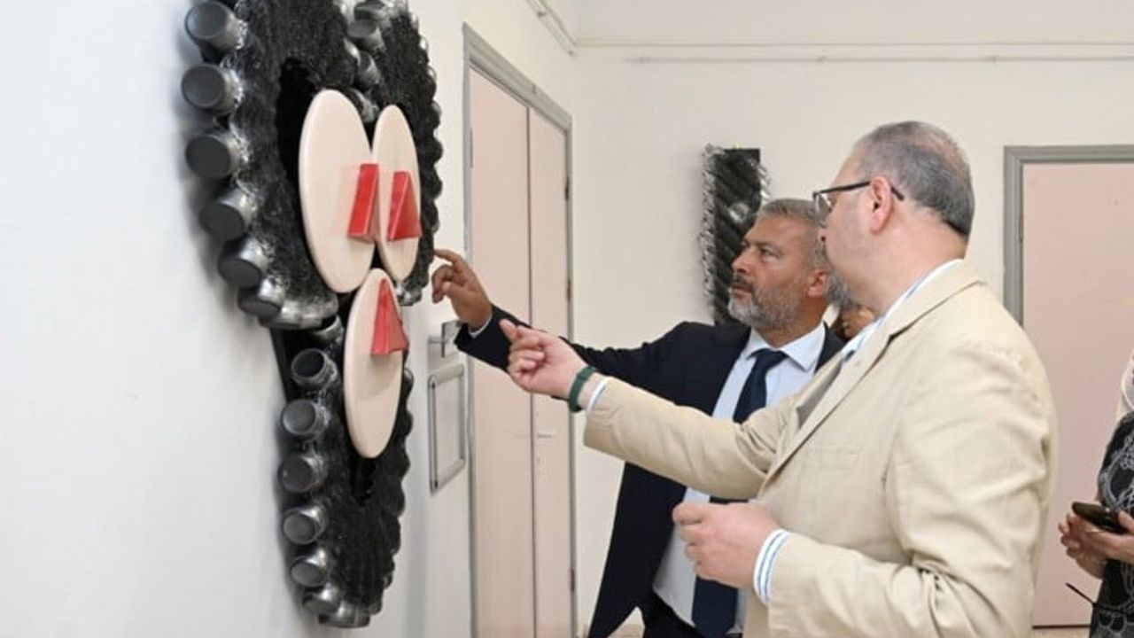 Anadolu Üniversitesi EEYO'da işitme engelli öğrencilerin 'Yıl Sonu Sergisi'