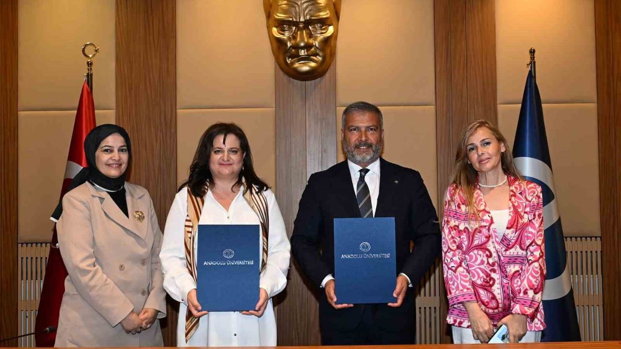 Anadolu Üniversitesi ile Haxhi Zeka Üniversitesi arasında kapsamlı akademik iş birliği protokolü imzalandı