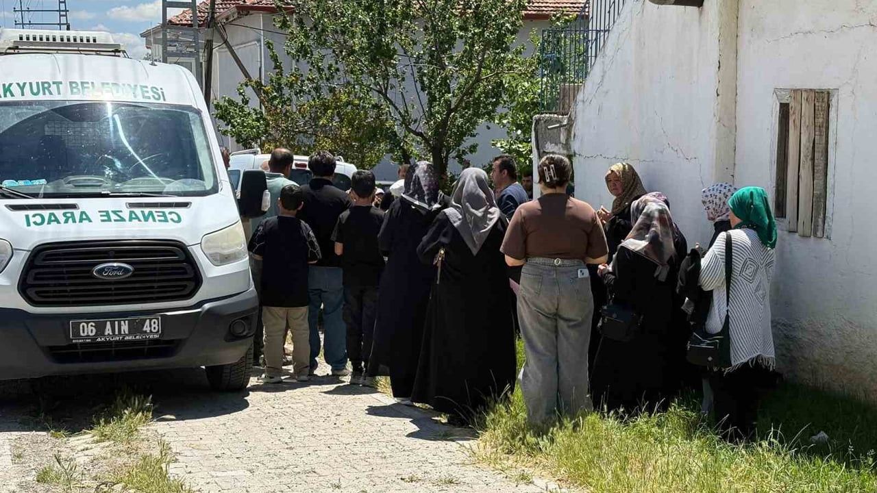 Ankara'da kocasının bıçakladığı kadın yaşamını yitirdi