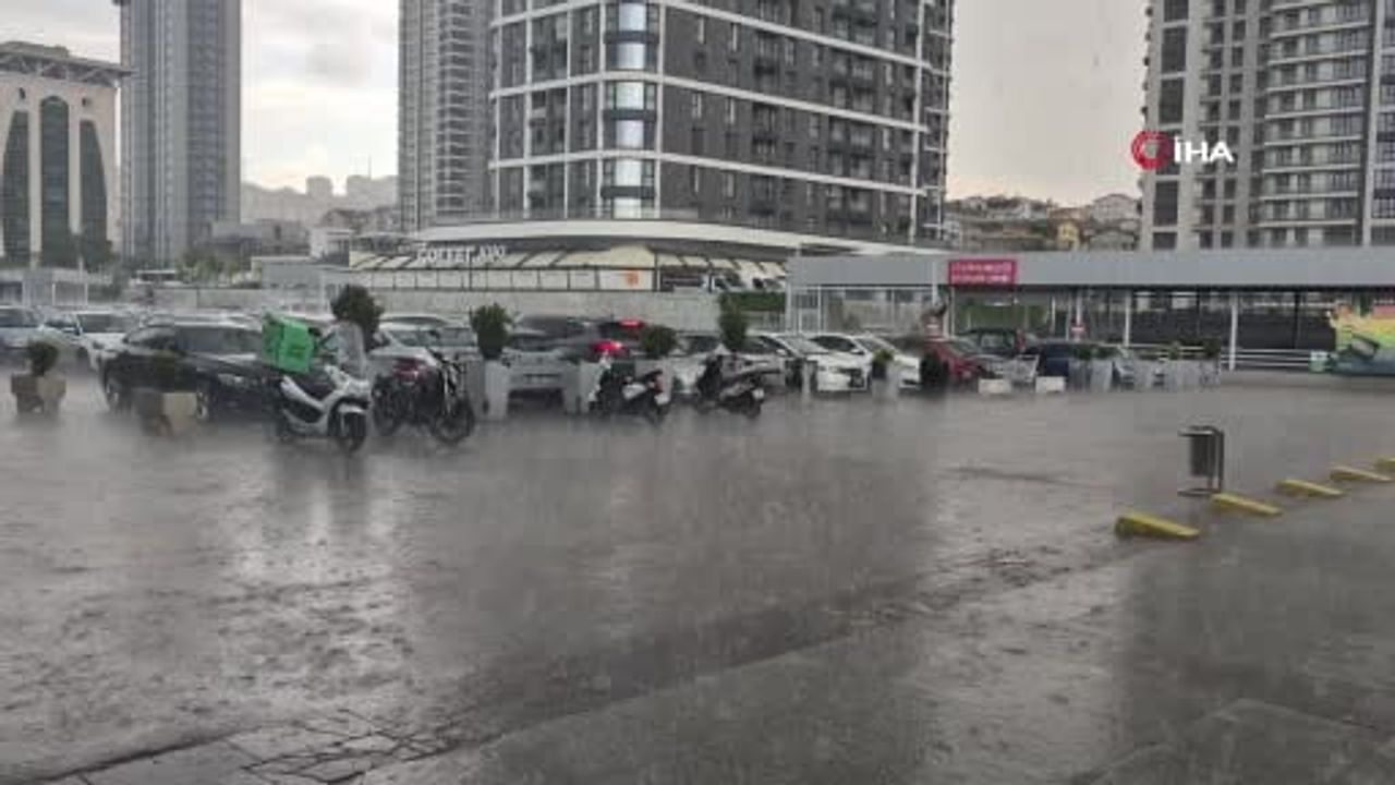Ankara'da Sağanak Etkili Oldu: Su Birikintileri ve Trafikte Aksamalar