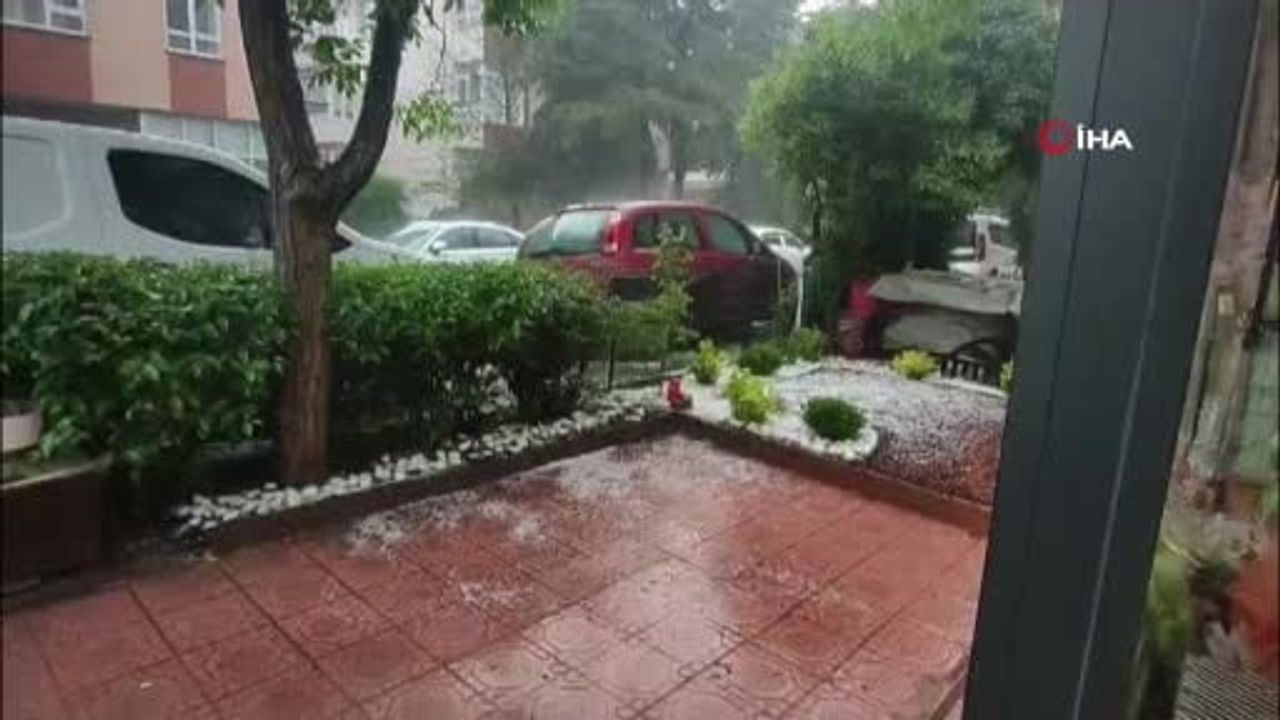 Ankara'da sağanak ve dolu yaşamı olumsuz etkiledi
