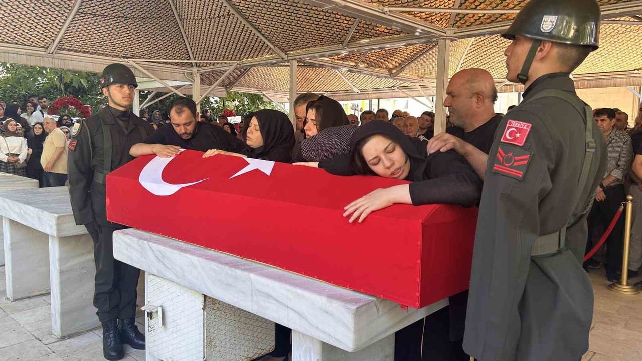 Ankara'daki kazada hayatını kaybeden er Hamza Efe Doğan Maltepe'de toprağa verildi