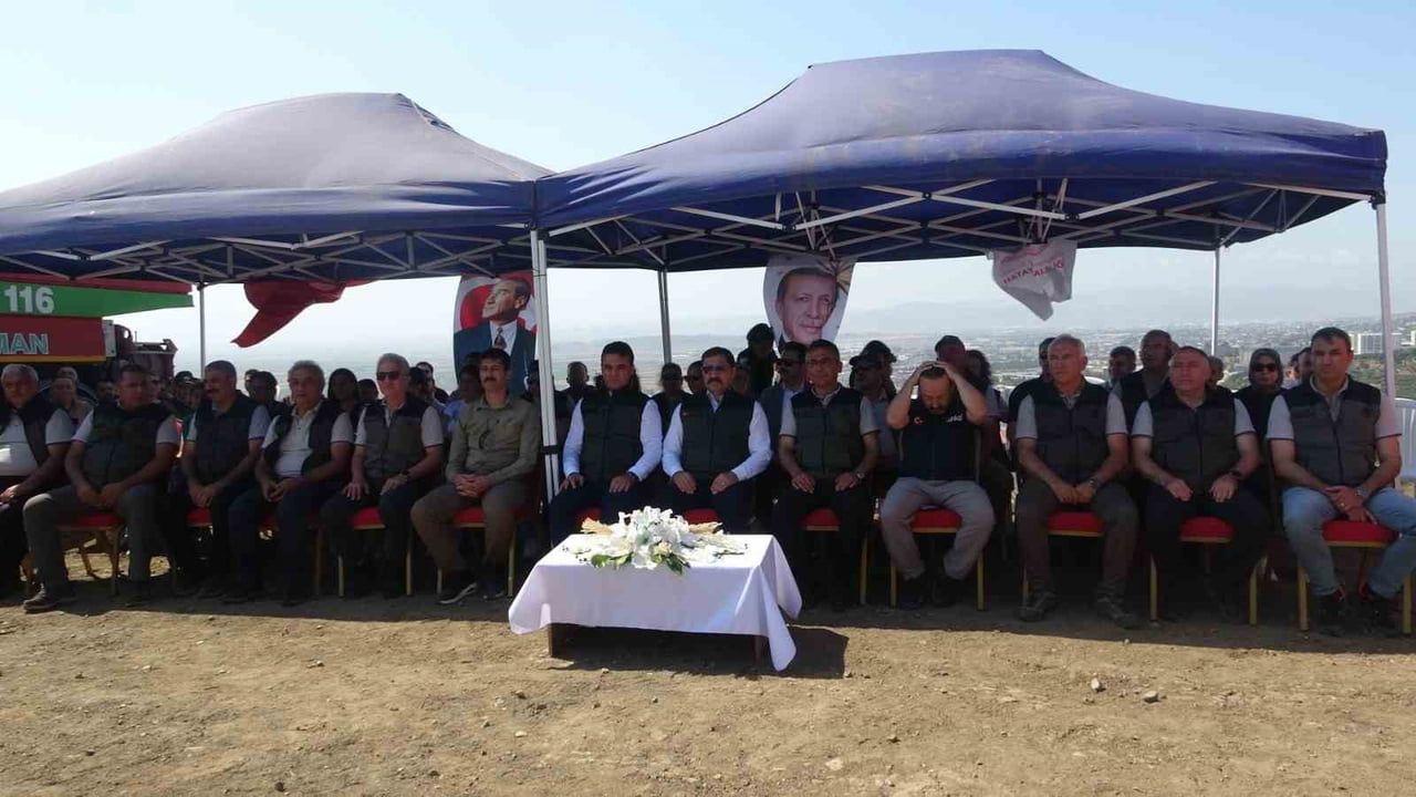 Antakya'da çocuklarla yangın bölgesine bin fidan dikildi