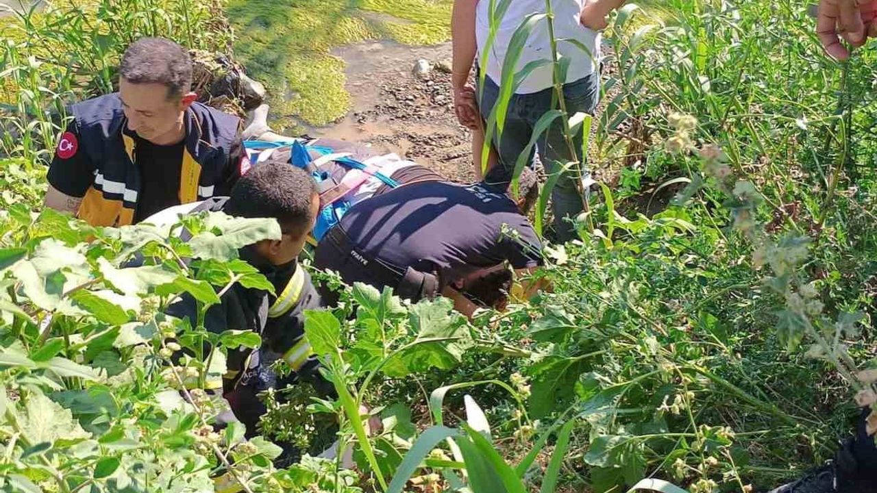Antakya’da dereye uçan motosikletin sürücüsü yaralandı