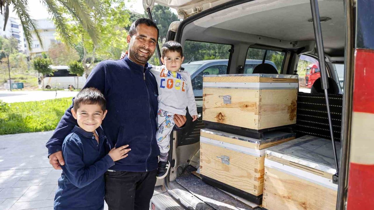 Antalya Büyükşehir Belediyesi arı kovanı desteğini sürdürüyor