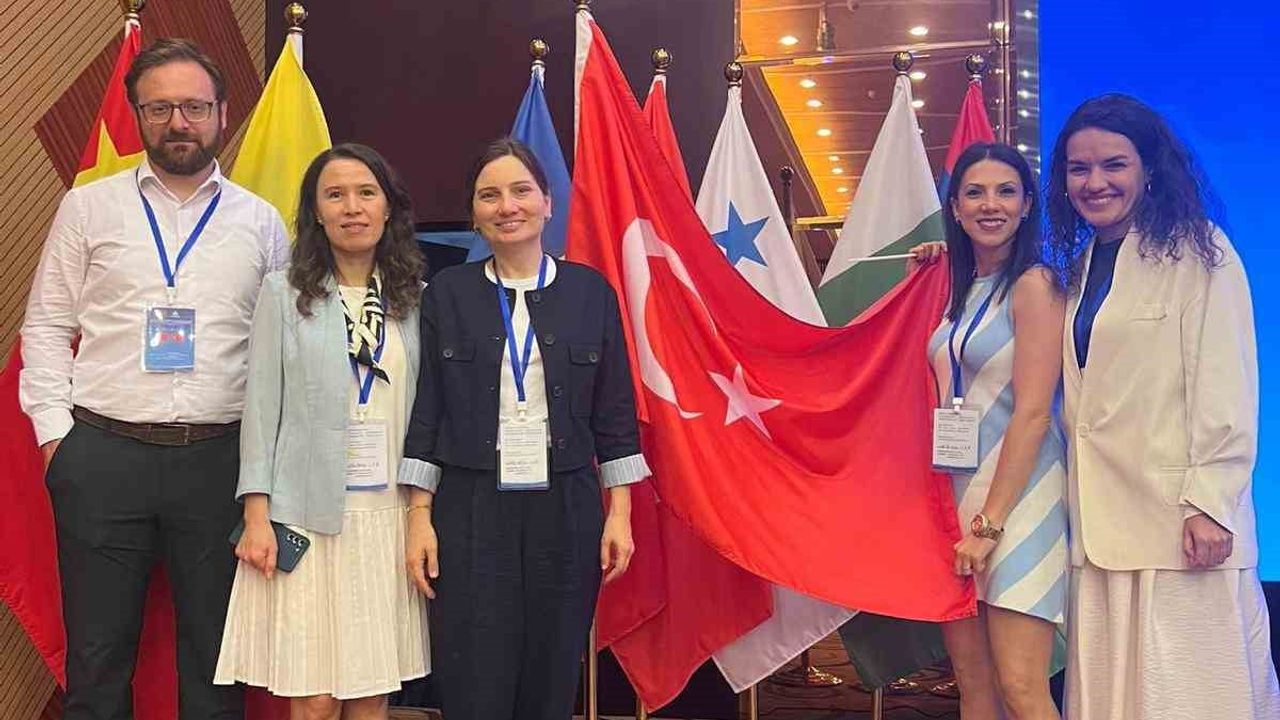 Antalya Büyükşehir Belediyesi Çin'de seminere katıldı